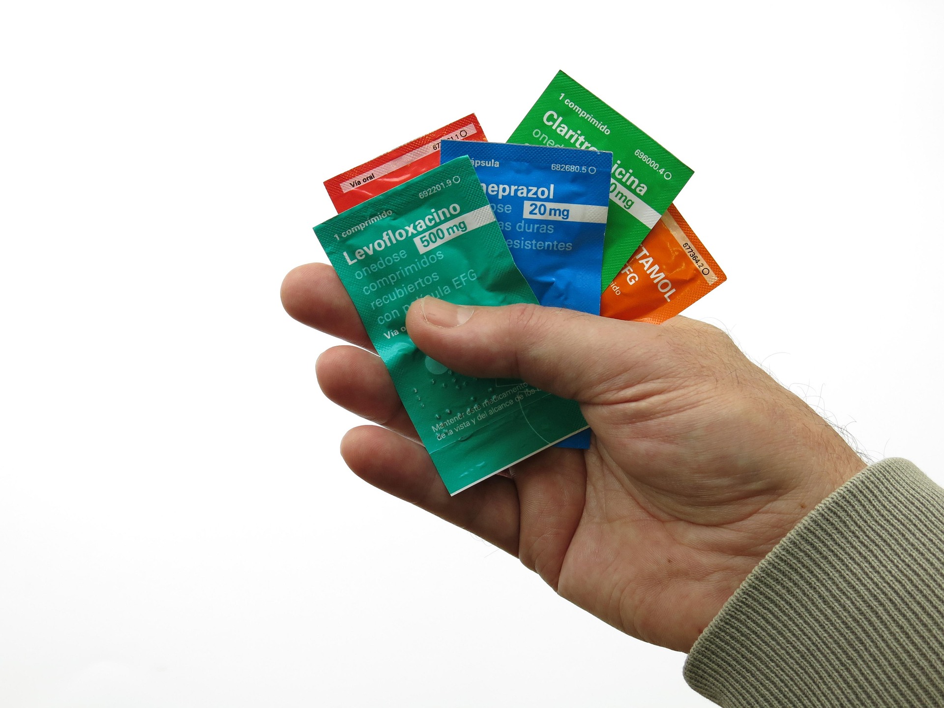 몸에 좋은 영양제도 간을 망칠 수 있다? 간 독성을 유발할 수 있는 영양제