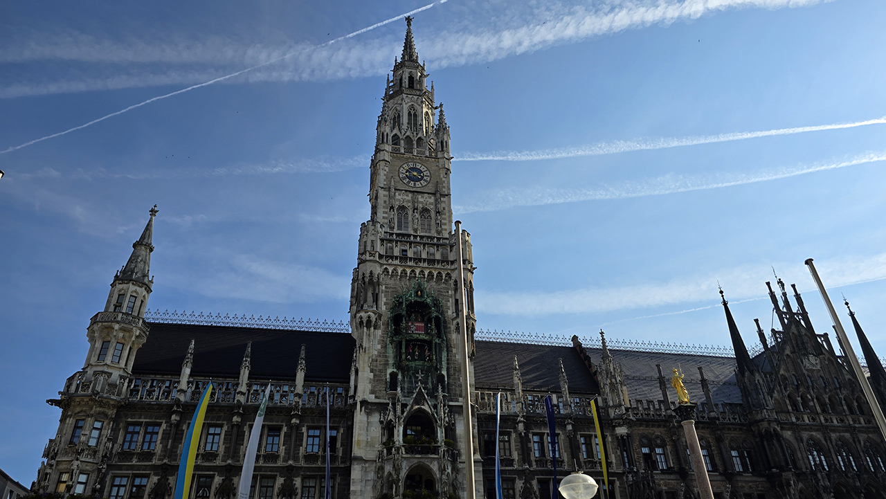 신 시청사 인형시계탑