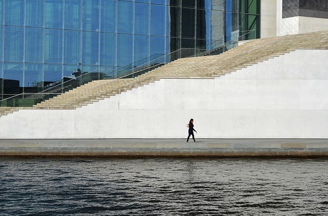 제로 웨이스트 운동 패션: 재활용 의류 브랜드 탐구