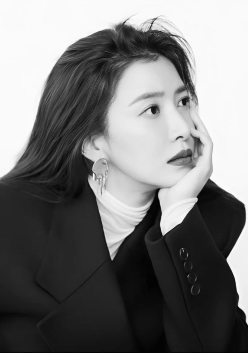 배우 윤세아