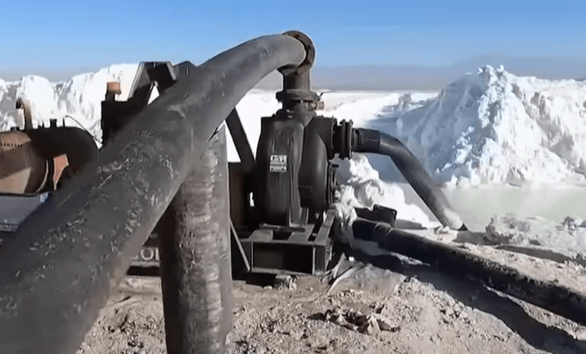 리튬 생산 장면