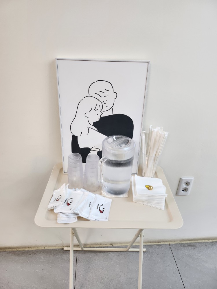 물&amp;#44; 휴지&amp;#44; 물티슈&amp;#44; 빨대