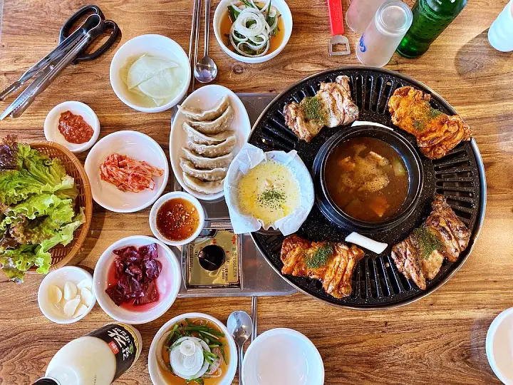 가평 아침고요수목원 가게 숯불 닭갈비 수완 좋은 여행 철판 치즈닭갈비 맛집 추천