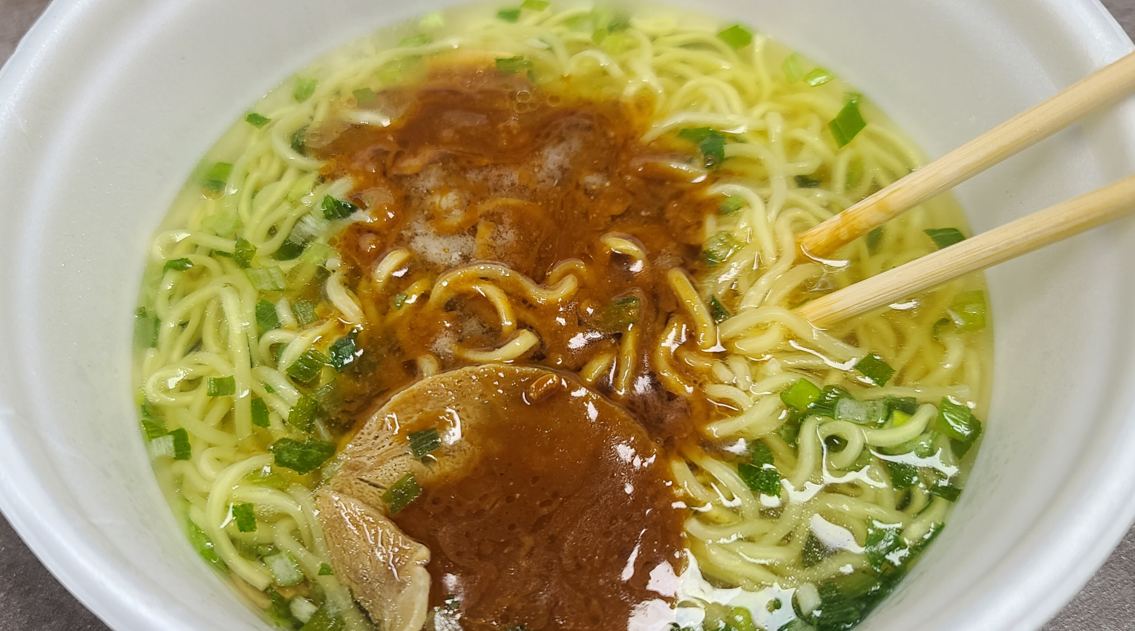 일본컵라면 일본인기라면 세아부라쇼유컵라면 야마다이 뉴터치 스고멘 간장맛라멘 차슈 파 물붓기 교유라멘 생면 액상스프 세아부라 쇼유