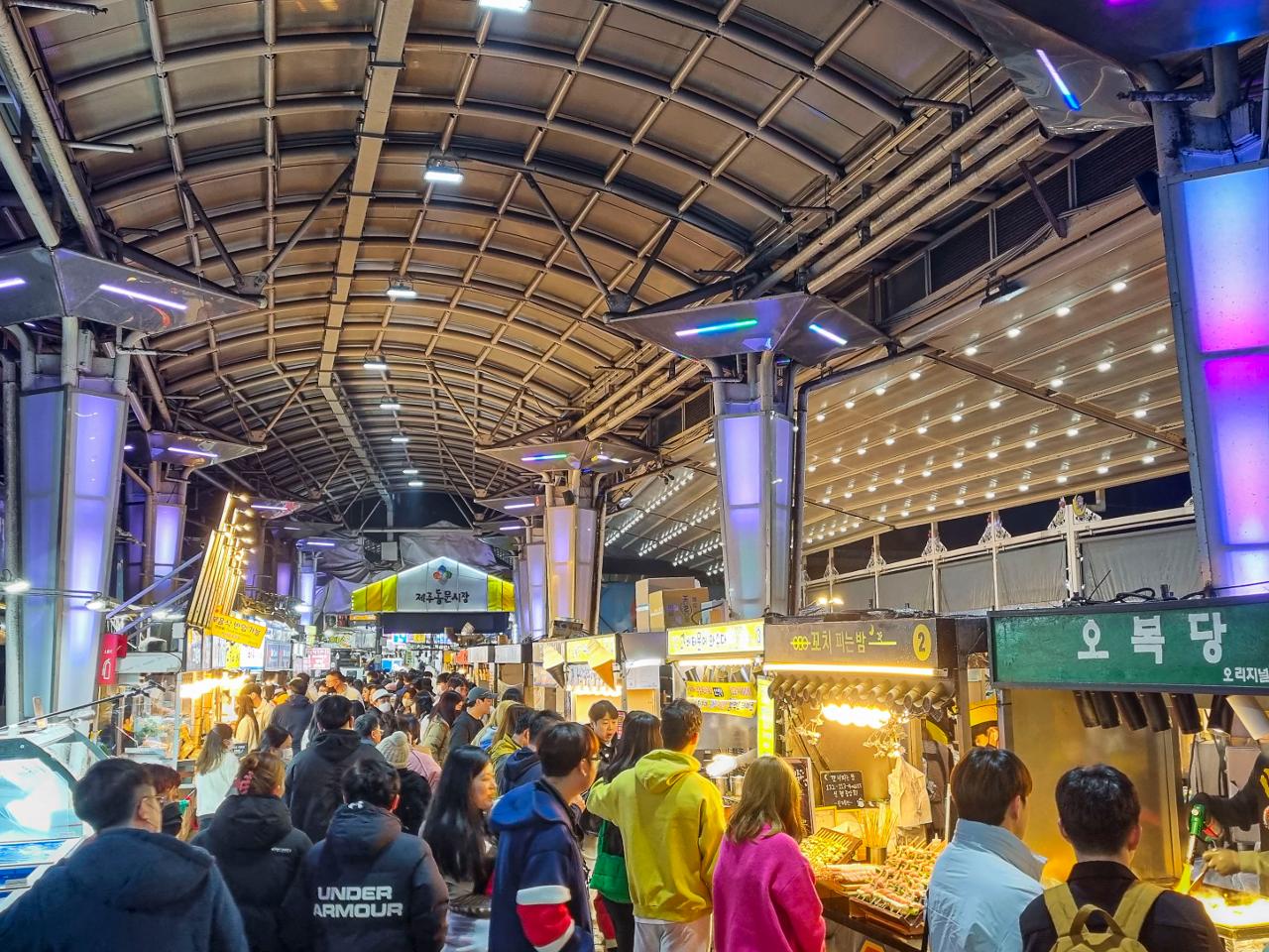동문시장 야경 관련 사진(제주관광공사 홈페이지에서)