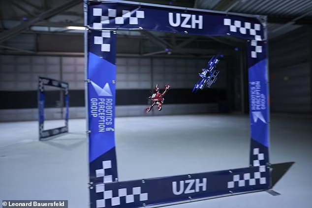 드론 레이싱 챔프들 압도적으로 이겨낸 VIDEO: AI Amazing AI pilot drone races using Deep Reinforcement Learning
