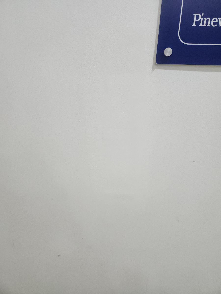 빌딩 파손된 내부 벽 완벽 복원 및 페인트 도색 전문 가이드