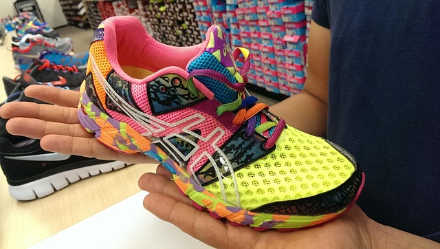 일본기업 아식스(ASICS) 스포: 가성비와 취향 소비 시대의 선두 주자