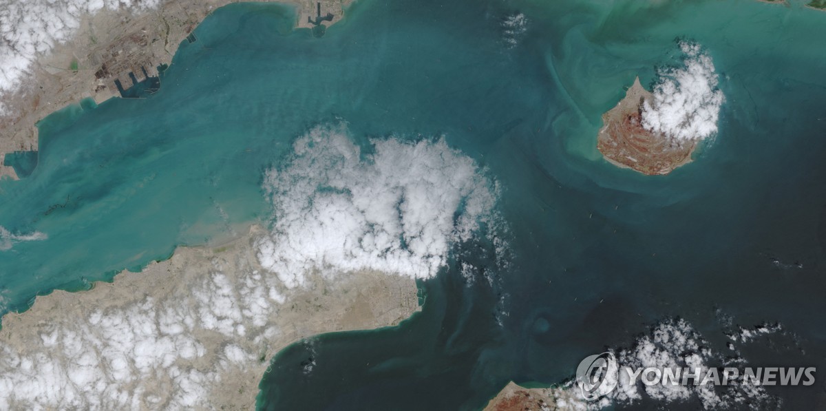 이란 호르무즈 통제 재개 선언