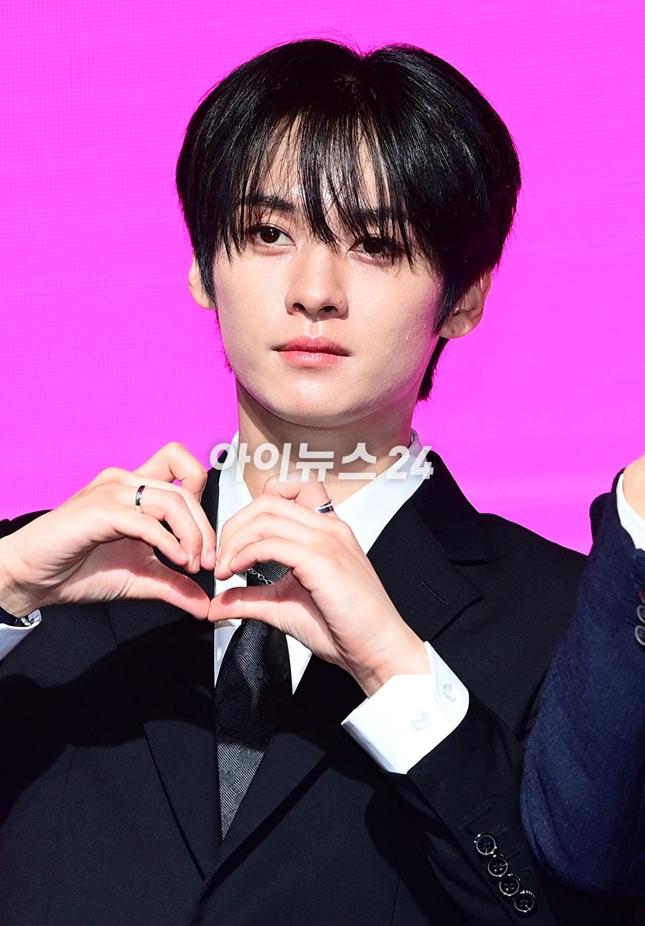 그룹 스트레이키즈 아이엔이 10일 오전 서울 영등포구 콘래드 서울에서 열린 스트레이키즈(Stray Kids) 새 미니앨범 '樂-STAR'(락스타) 발매 기념 기자간담회에서 포즈를 취하고 있다. [사진=정소희 기자]