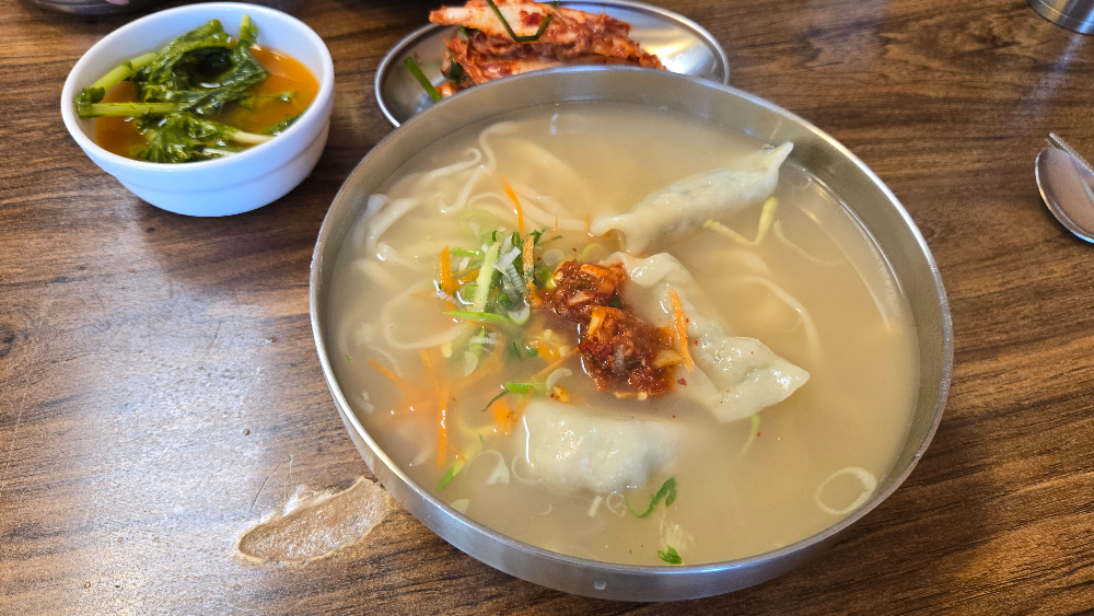 광명사거리 옛진미칼국수 만두칼국수