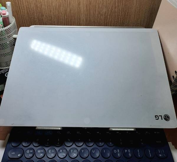 화이트 엘지울트라노트북 13인치