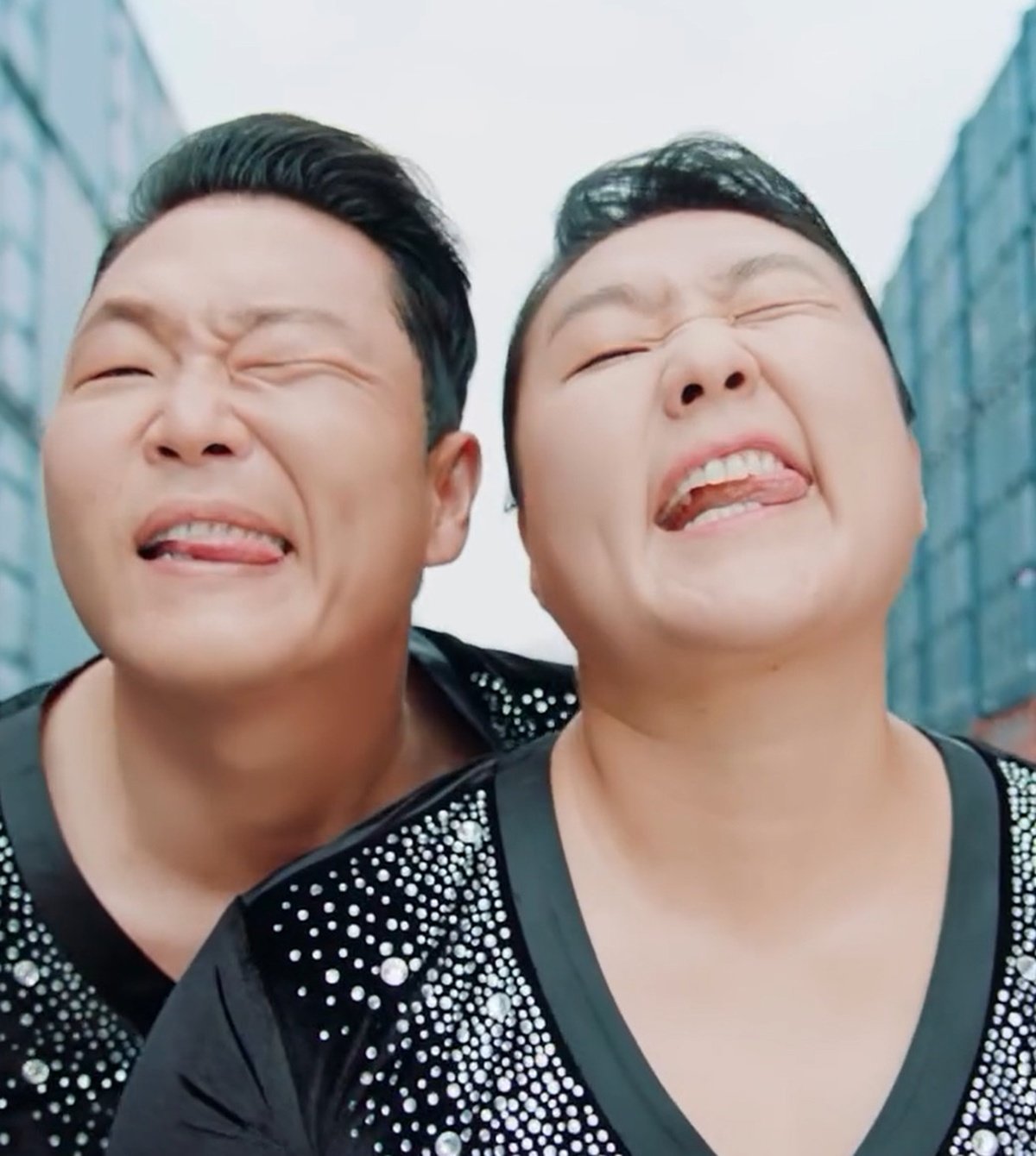 가수 싸이와 방송인 이수지