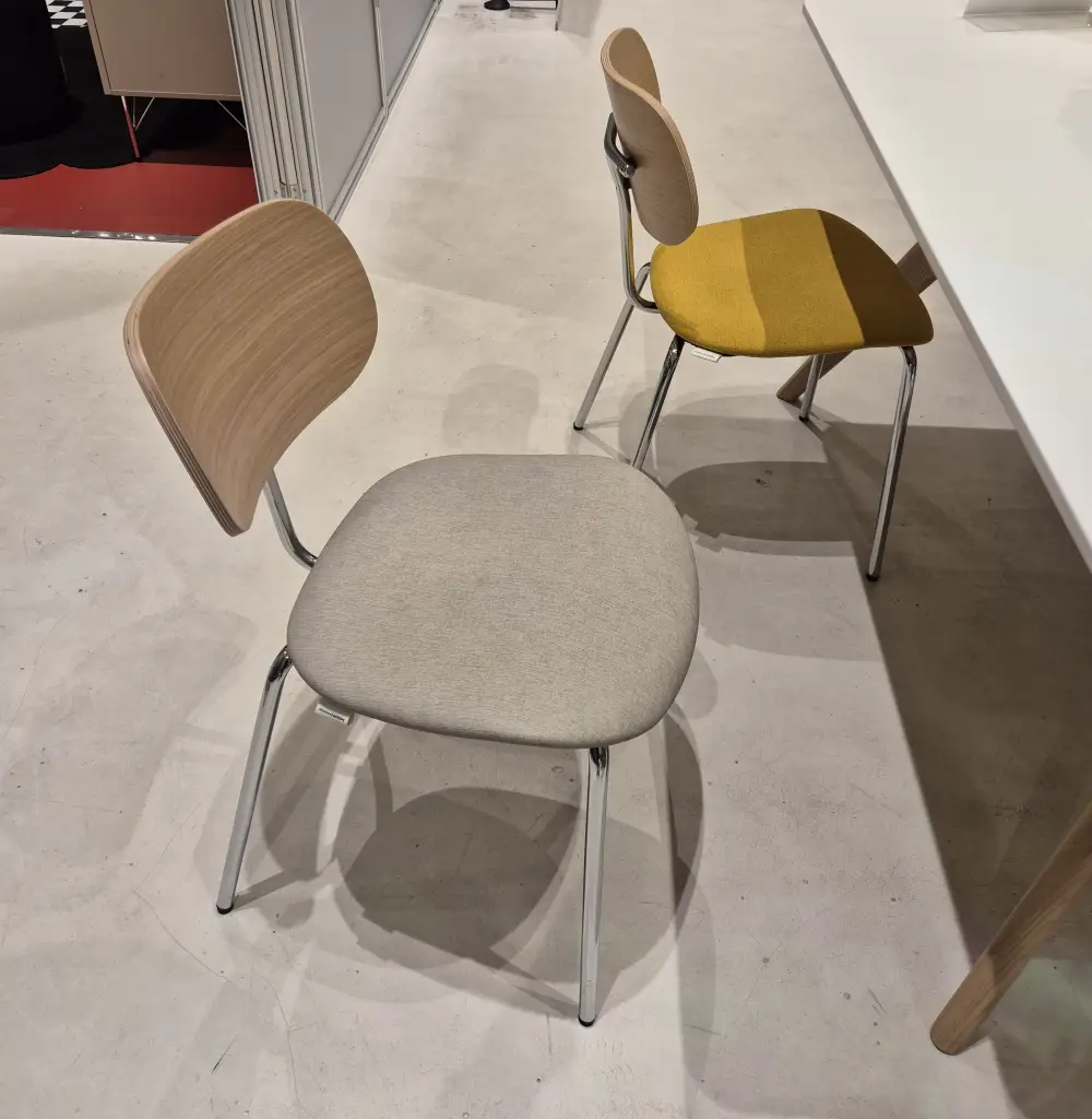 어반 크롬 의자 사진