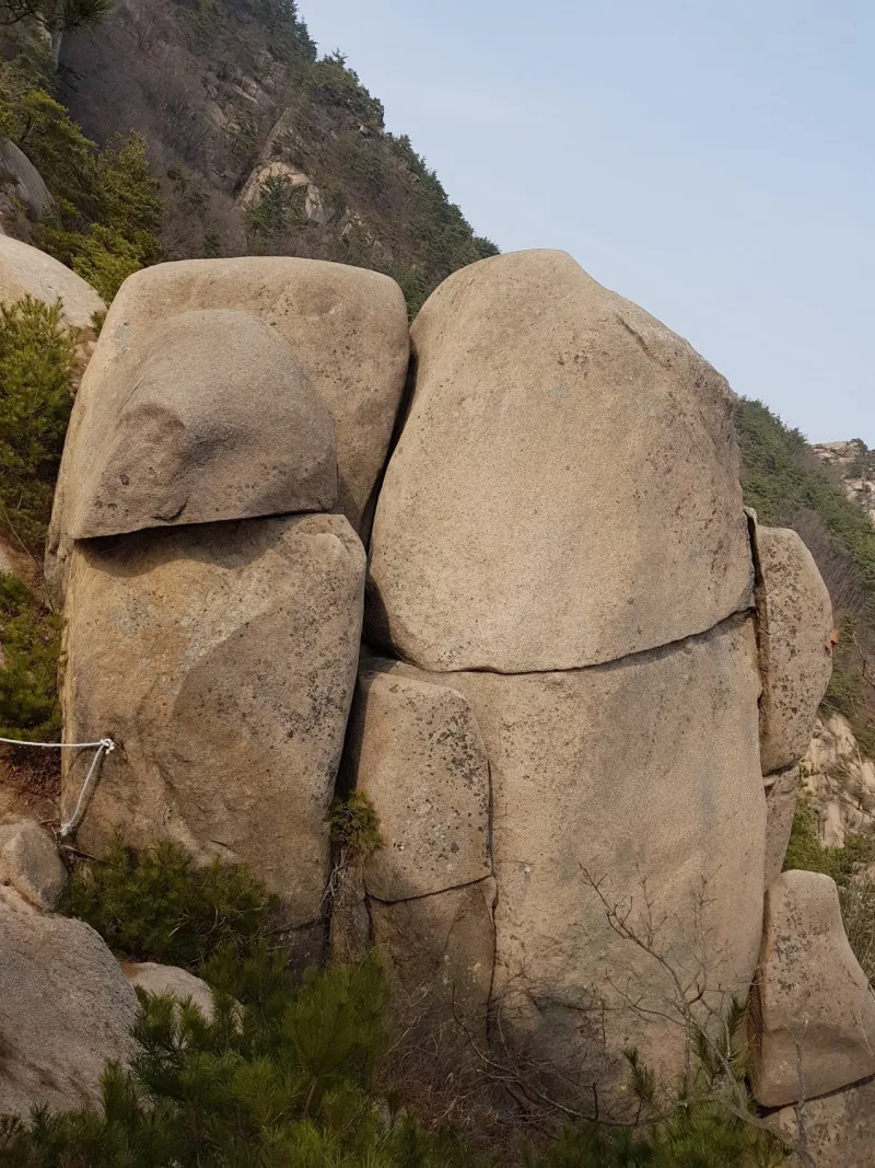 경남 합천 감암산 암수바위