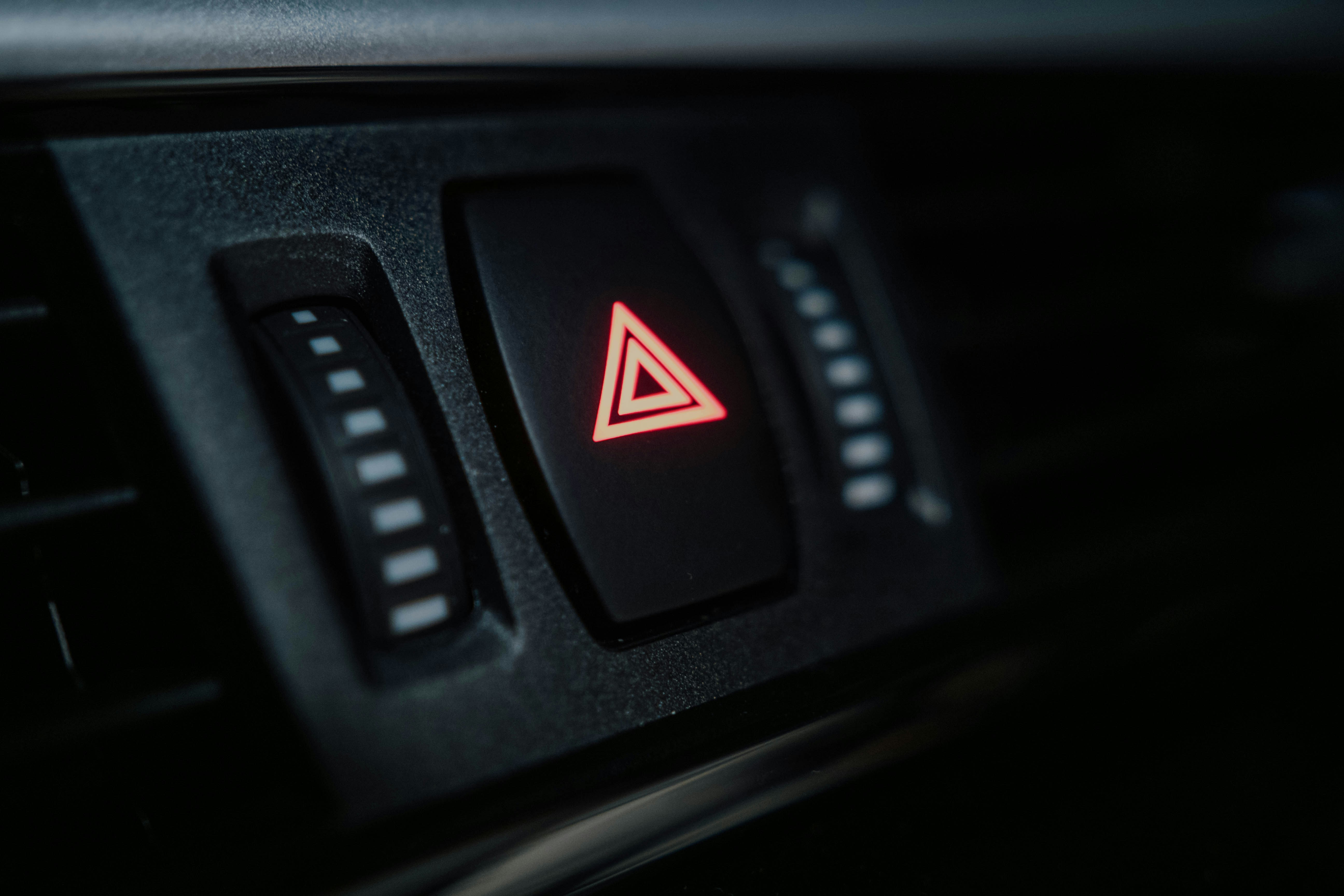 자동차 브레이크 경고등 관련 사진