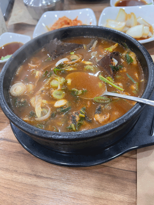 소스를 찍어 먹으면 별미!