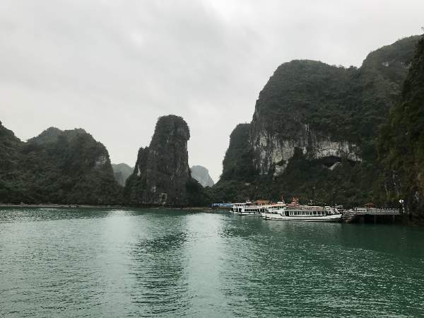 하롱베이 승솟동굴앞 바다2