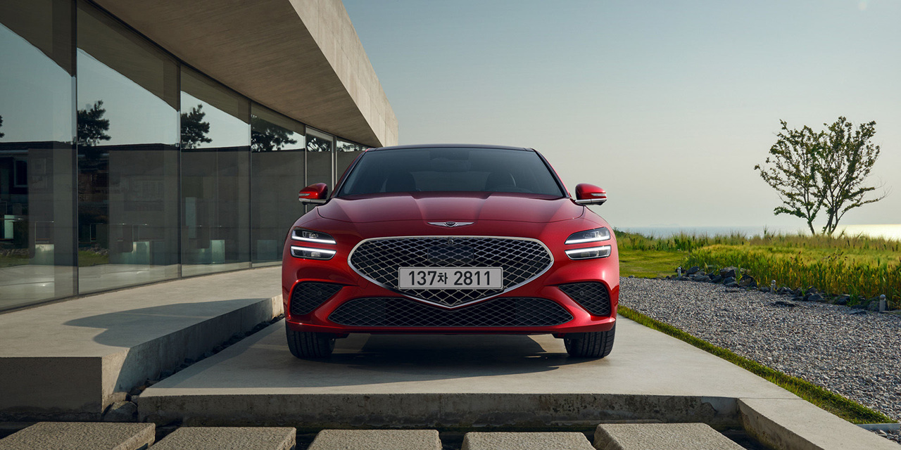 2023년형 G70 외관 전면 사진