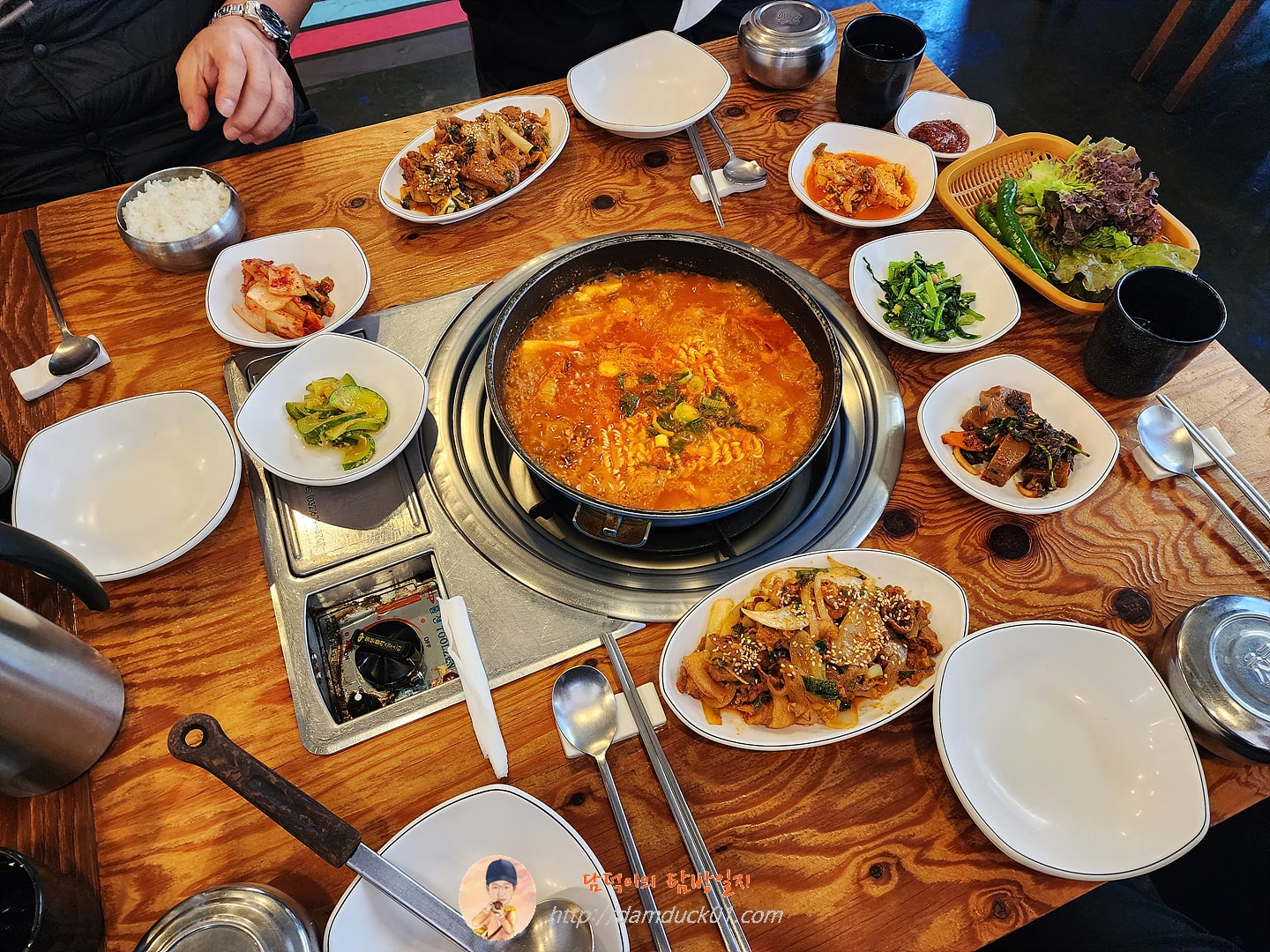 양푼이 김치찌개, 제육볶음