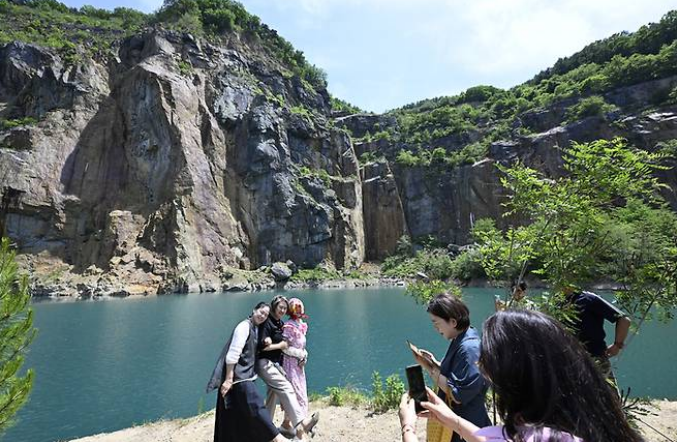 가창채석장,대구 가창 채석장 가는 법,가창 폐채석장 수질,가창채석장 출입 가능,에메랄드빛 호수 사진 명소,대구 가볼만한 숨은 핫플