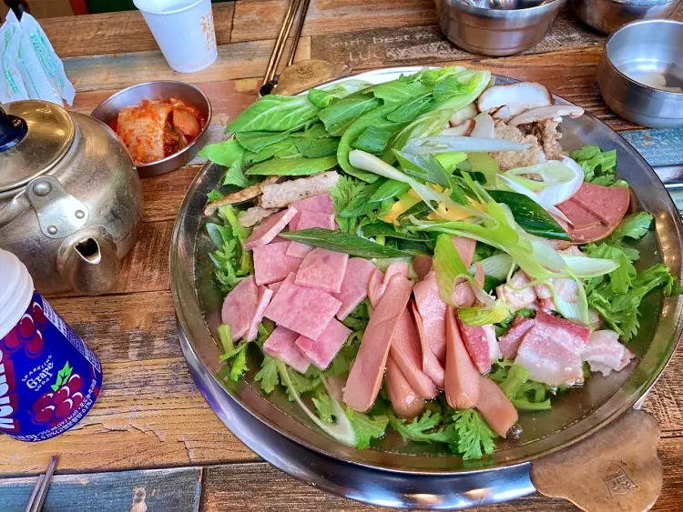 맛있는녀석들 제386회 미나리 들어가 시원한 소세지 베이컨 햄 폭탄 부대찌개 맛있는 식당 파주 맛집 추천 소개