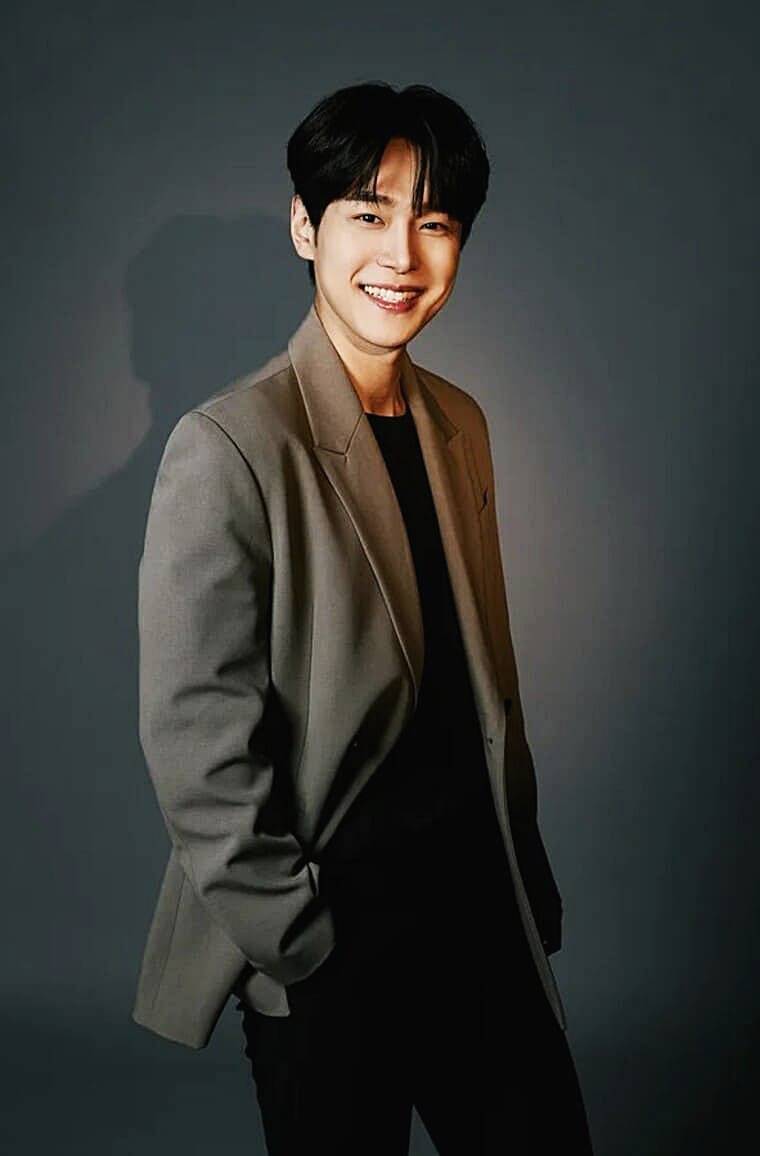 배우-강유석