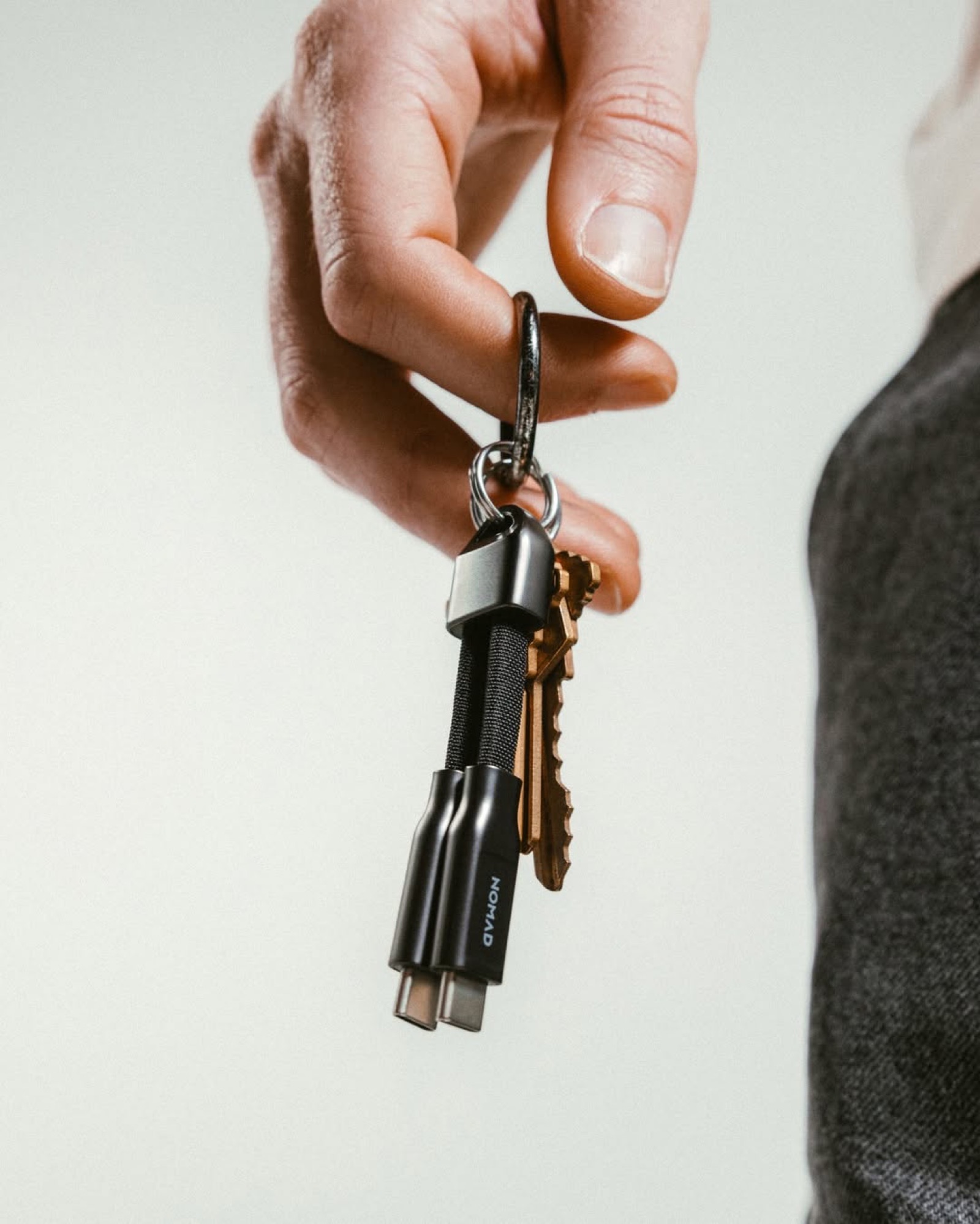 키링 기능이 기본으로 포함되어 열쇠나 가방등에 자유롭게 걸수 있는 디자인