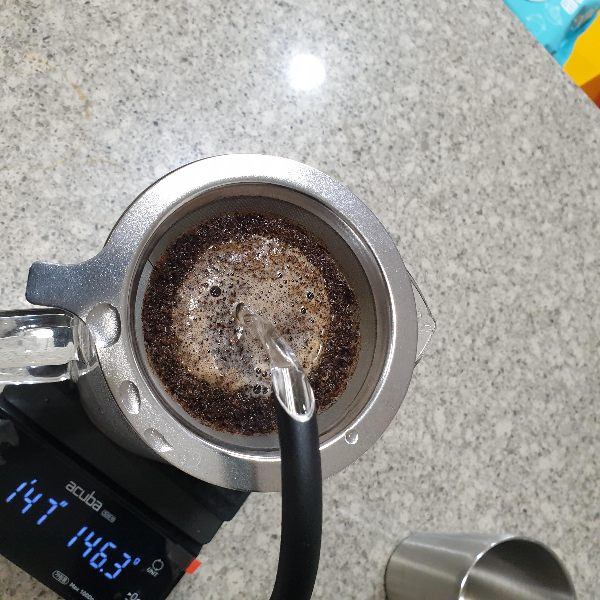 스테인리스 메쉬 드리퍼를 이용한 아이스커피 레시피_본 추출