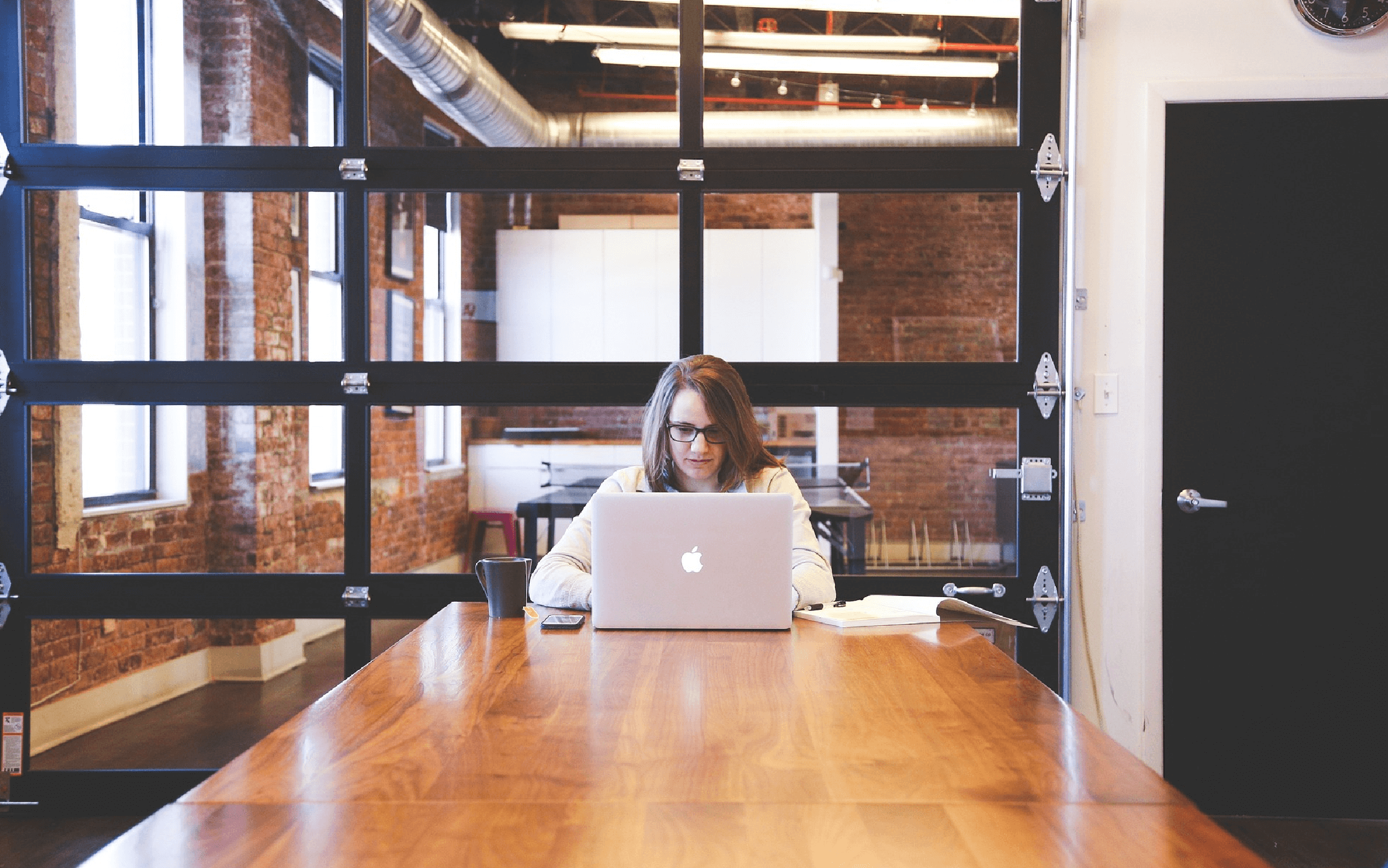 오늘은 저신용자, 저소득자를 위한 정부 보증상품인 BNK 저축은행 햇살론 대출 조건 금리 한도에 대하여 알아봅니다.