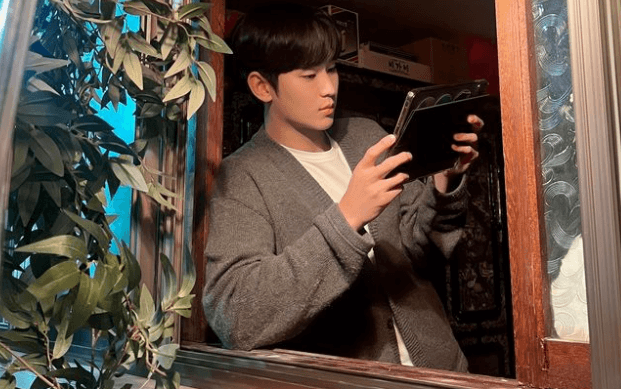 김수현 프로필 배우 영화 작품활동 드라마 나이
