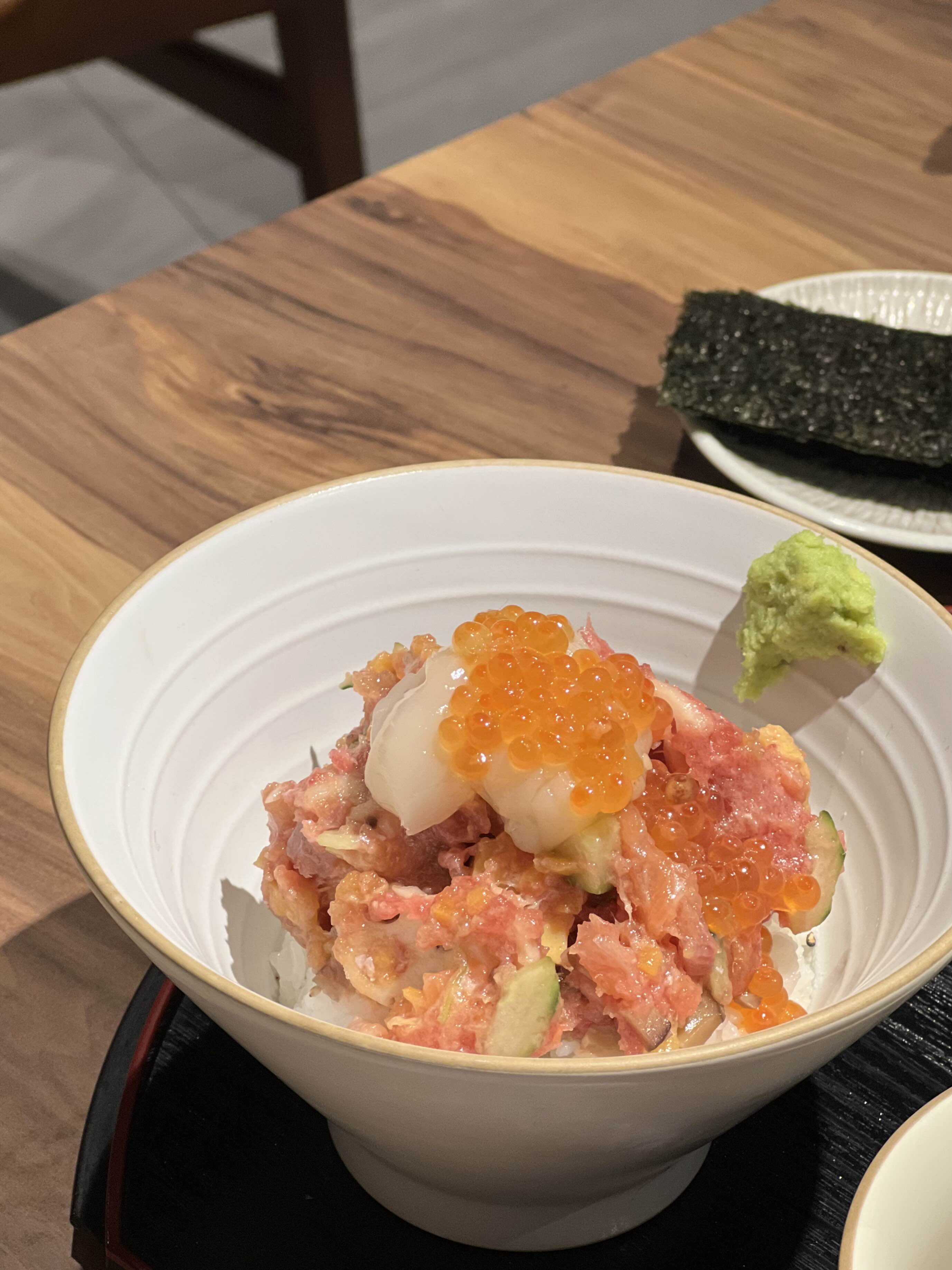 스시산블루 옐로우 카이센동, 옐로우동