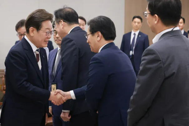 전국민 25만원 지원금,민생지원금 신청방법,민생지원금 신청 대상 확인,전국민 지원금 지급 시기,25만원 지역화폐 사용처