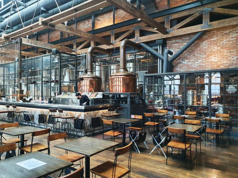 데블스도어-실내