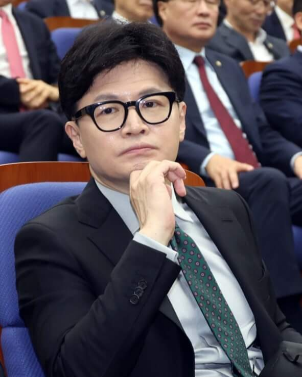 부산방문으로 &lsquo;해피워크&rsquo; 시작한 한동훈, &ldquo;승리는 여기서부터&rdquo;