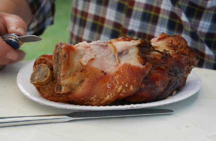 독일 음식의 정수 – 소시지, 프레첼, 그리고 맥주와 잘 어울리는 독일 요리