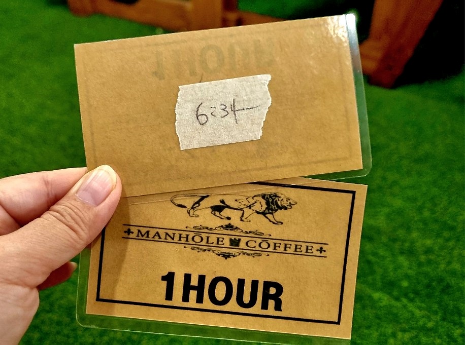 서울 북카페 맨홀커피 웨스턴 책방 &ndash; 영등포에서 즐기는 미국 서부 크리스마스 감성