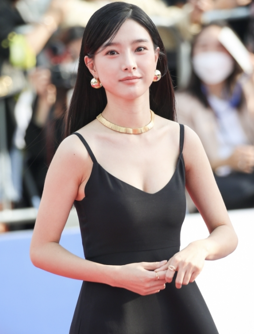 김소은 드레스