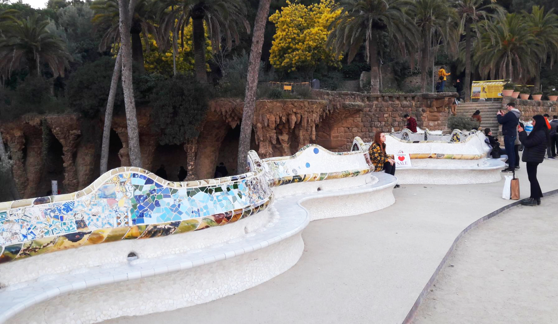 스페인 바르셀로나 구엘 공원 타일벤치