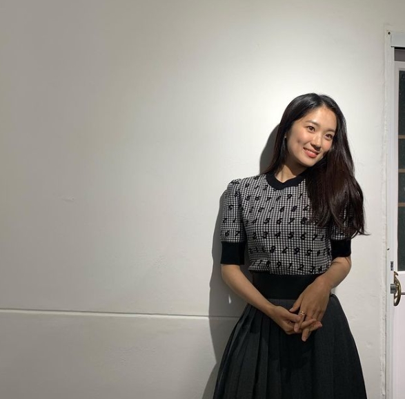 김혜윤 미소