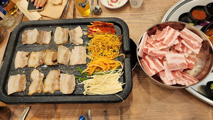 광교 카페거리 냉삼집 '정옥집'