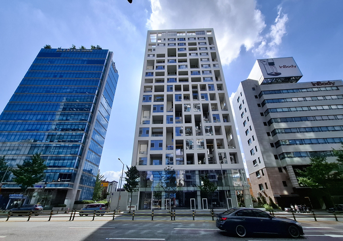 논현동 보타니끄 유치권 행사 사진