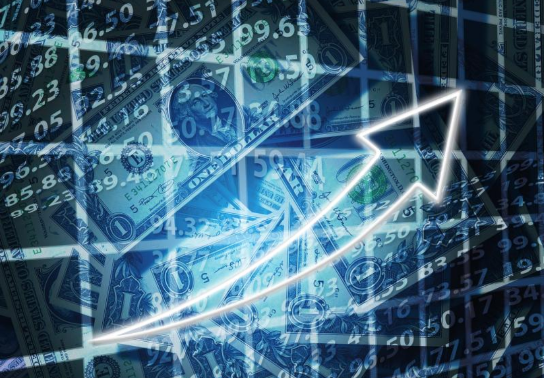 달러와 상승하는 화살표