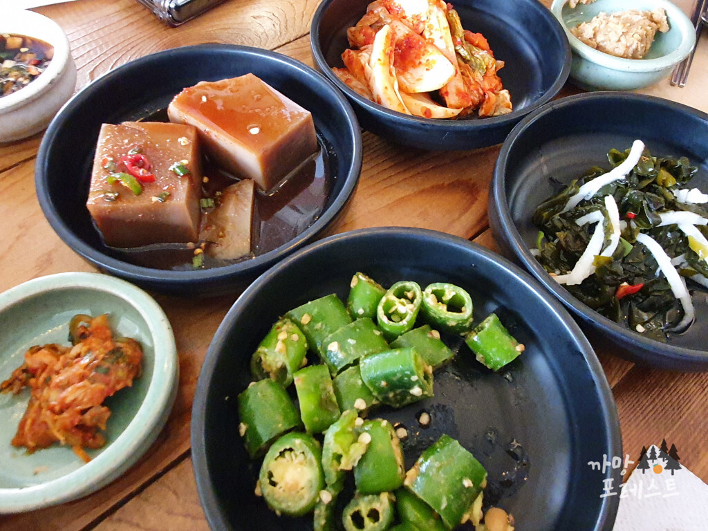 청계산 리숨두부 밑반찬