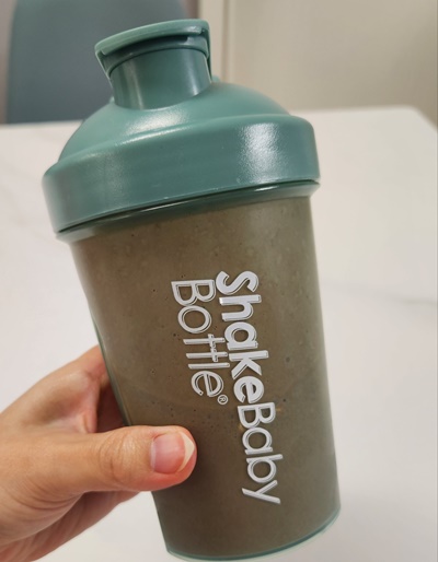 쉐이크베이비마시멜로초코우유섞은후