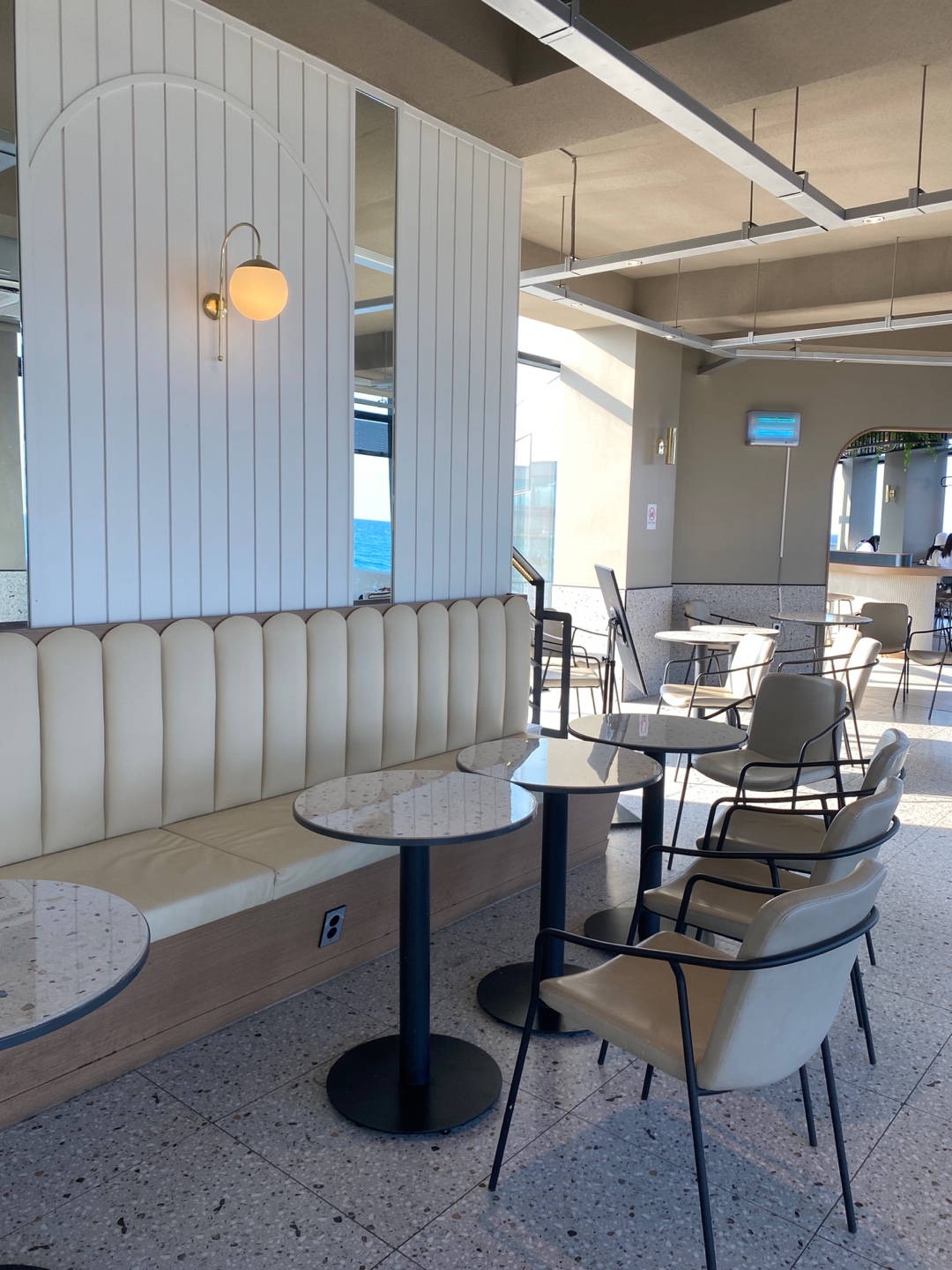 제주공항 용두암 용두암해변 비행기포토존 오션뷰 팡도르 시그니처메뉴 듀포레 대형카페 주차 리뷰 추천