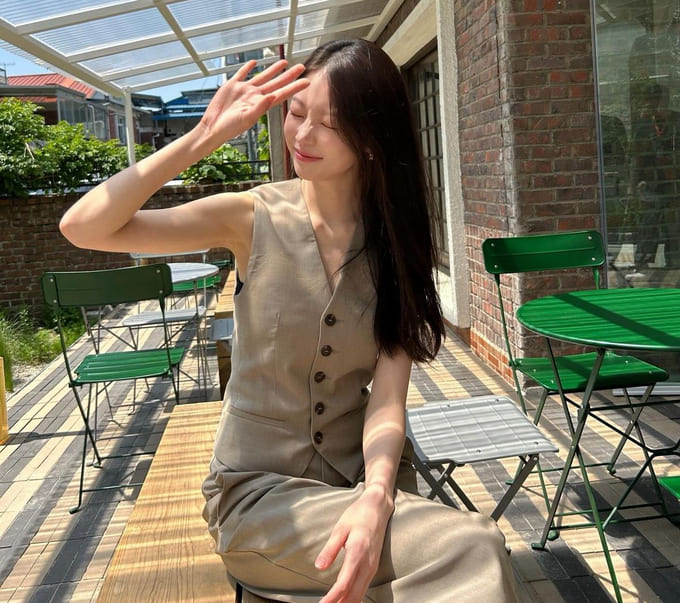 공승연 사복