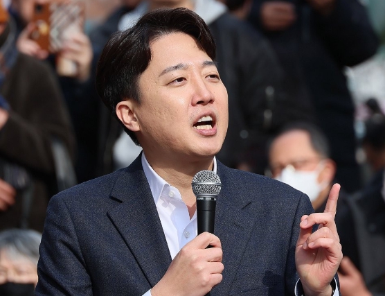 이준석 관련주