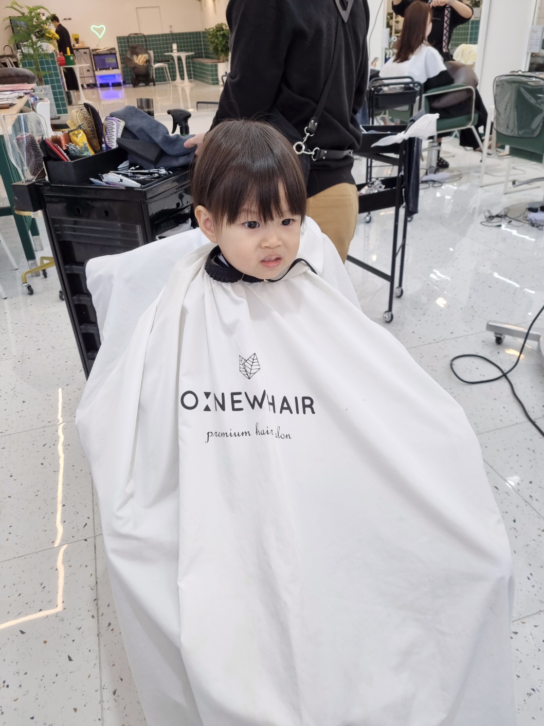 일산화정오뉴헤어-시술중인아이