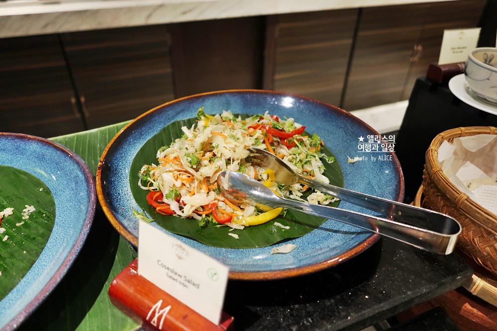 로열 호이안 엠갤러리 호텔 조식 후기 파이포 카페